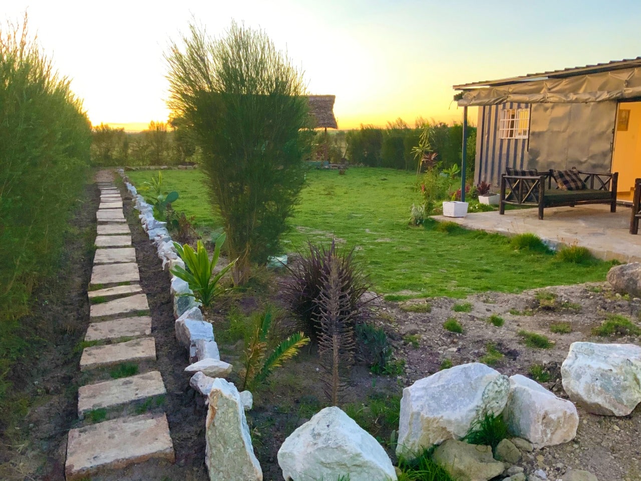 Isinya Glamtainer — photo 11 of 17